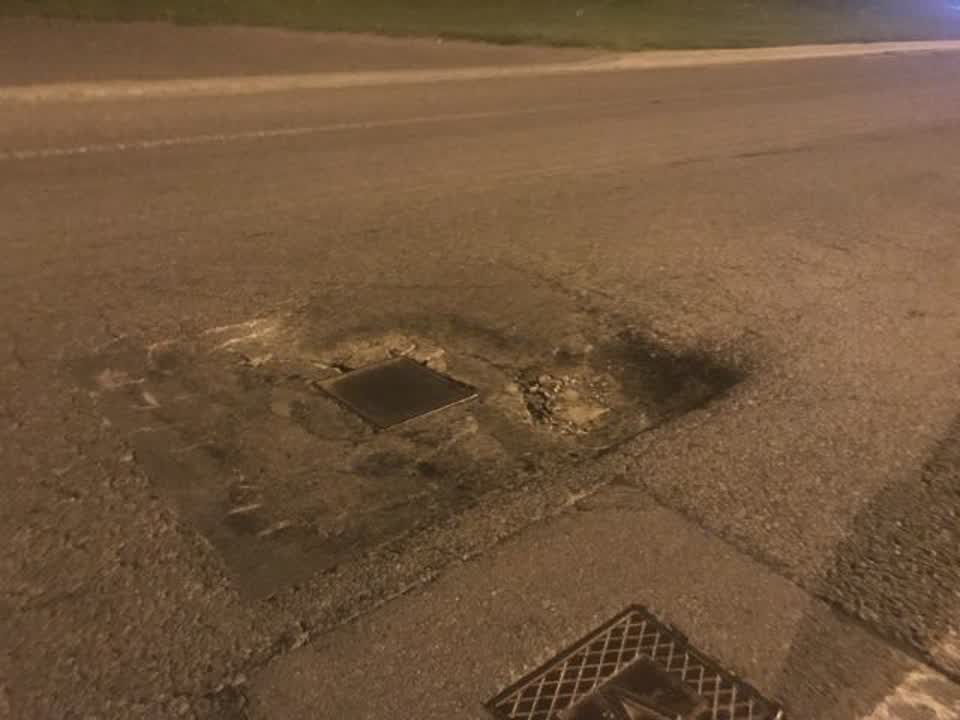 The photograph attached to this roading/streets report