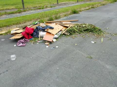 Rubbish/Recycling, a report photo
