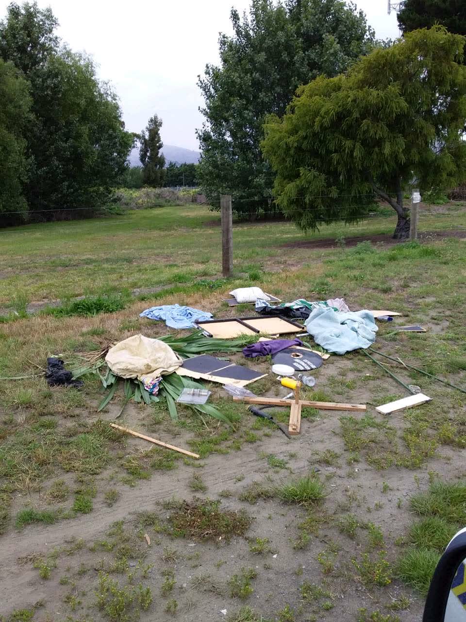 The photograph attached to this rubbish/recycling report