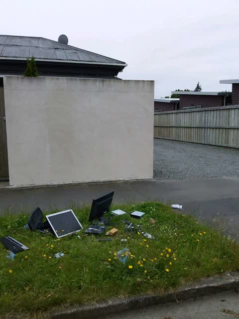 Rubbish/Recycling, a report photo