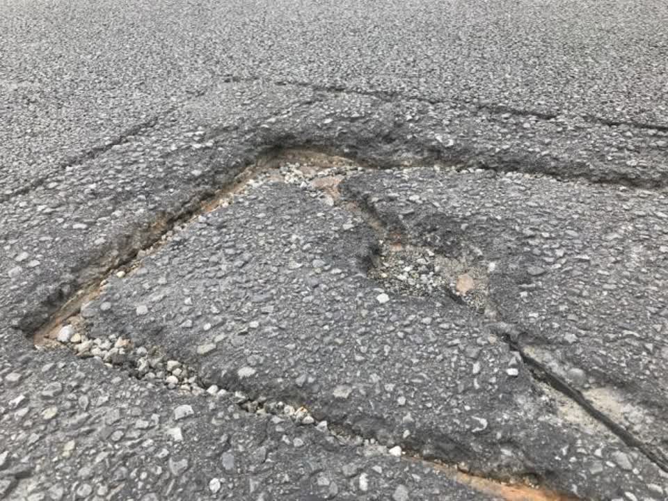 The photograph attached to this roading/streets report