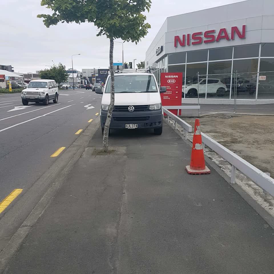 The photograph attached to this roading/streets report
