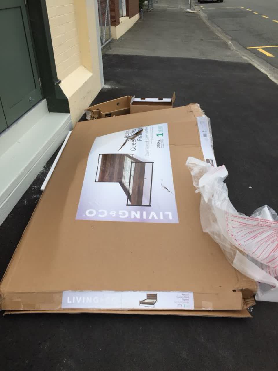 The photograph attached to this rubbish/recycling report