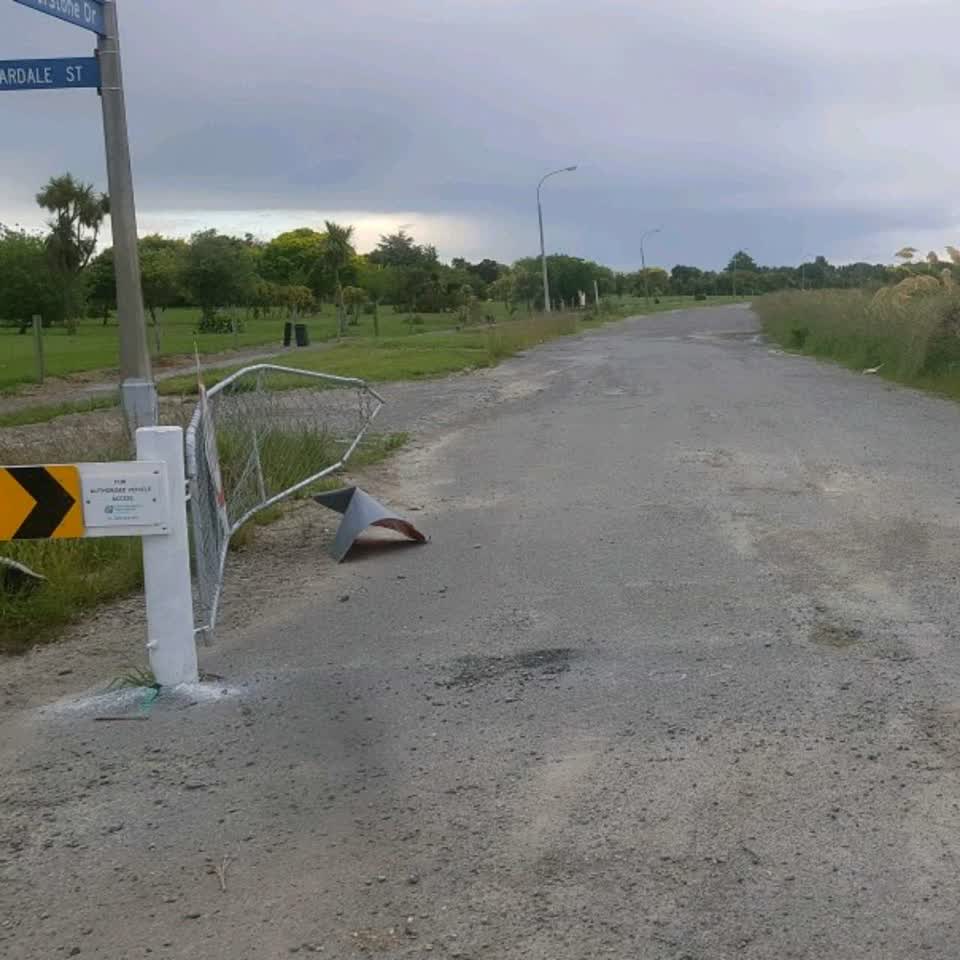 The photograph attached to this roading/streets report