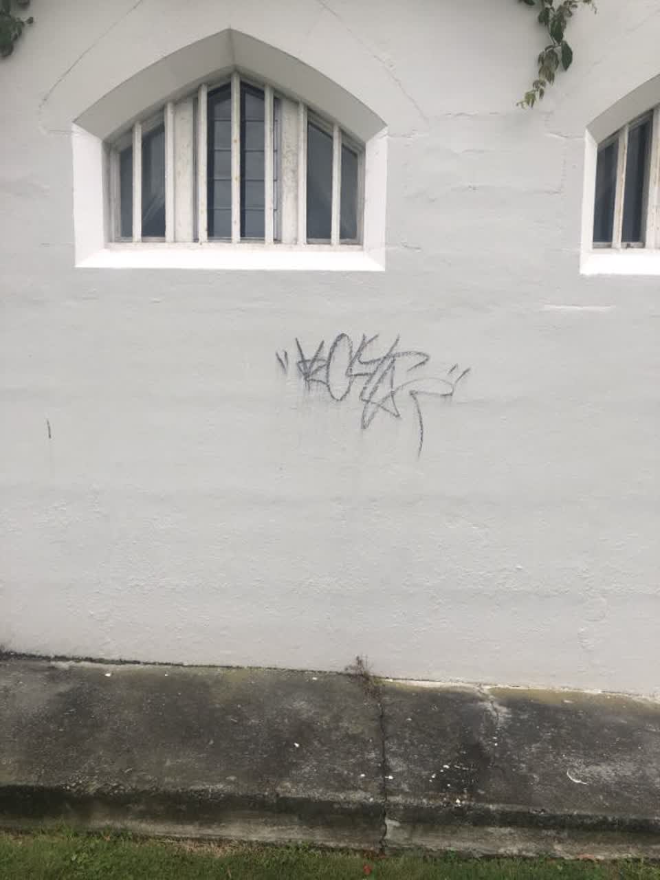 The photograph attached to this graffiti report