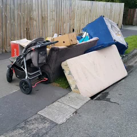Rubbish/Recycling, a report photo