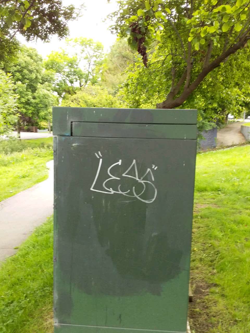 The photograph attached to this graffiti report