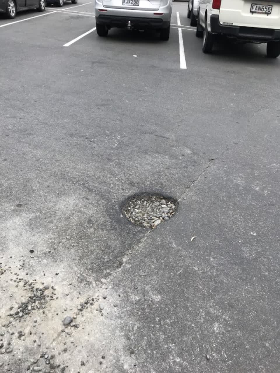 The photograph attached to this roading/streets report