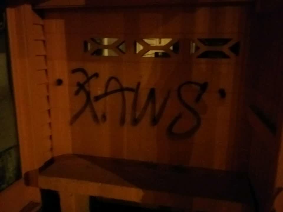 The photograph attached to this graffiti report