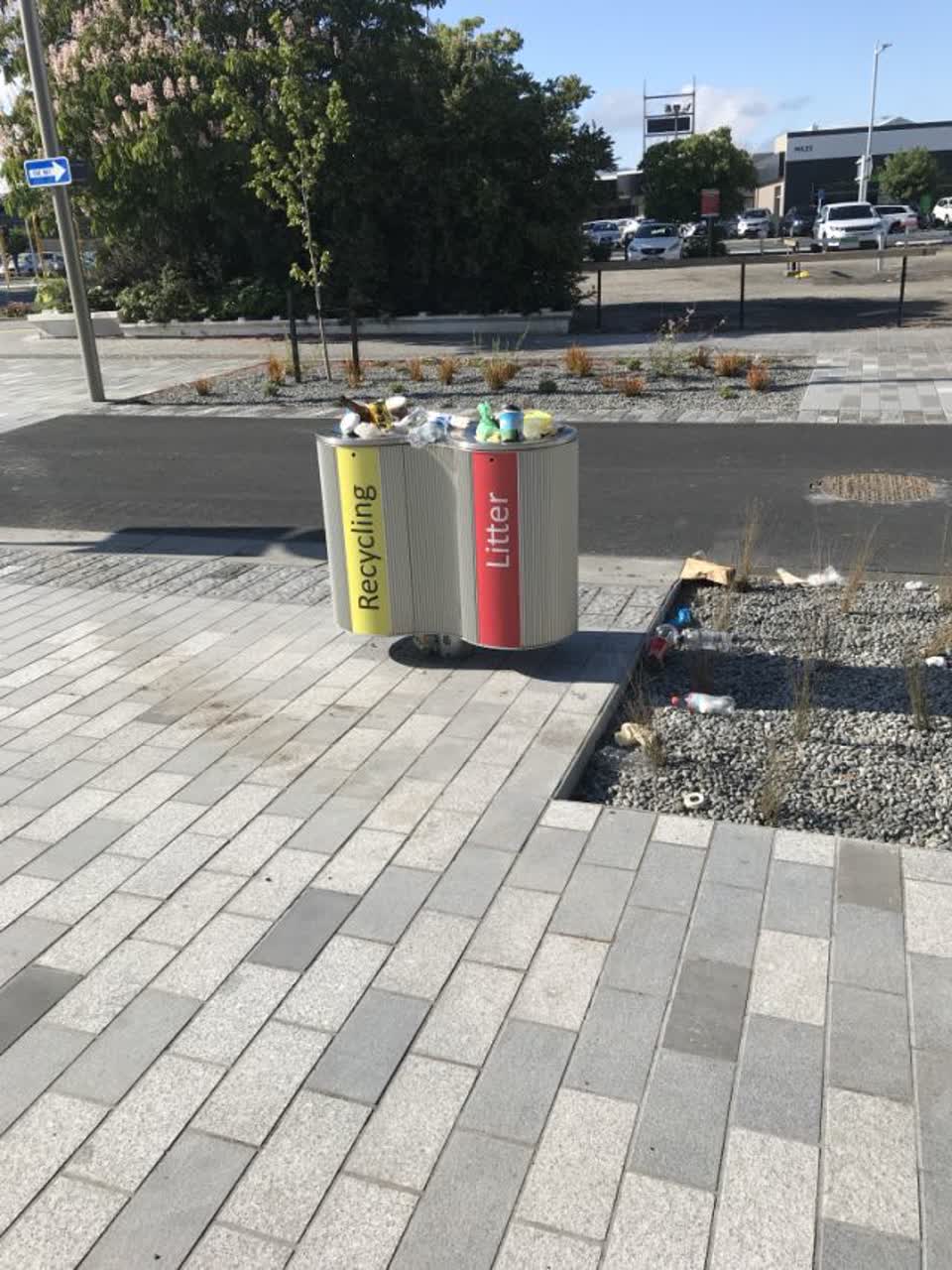 The photograph attached to this rubbish/recycling report