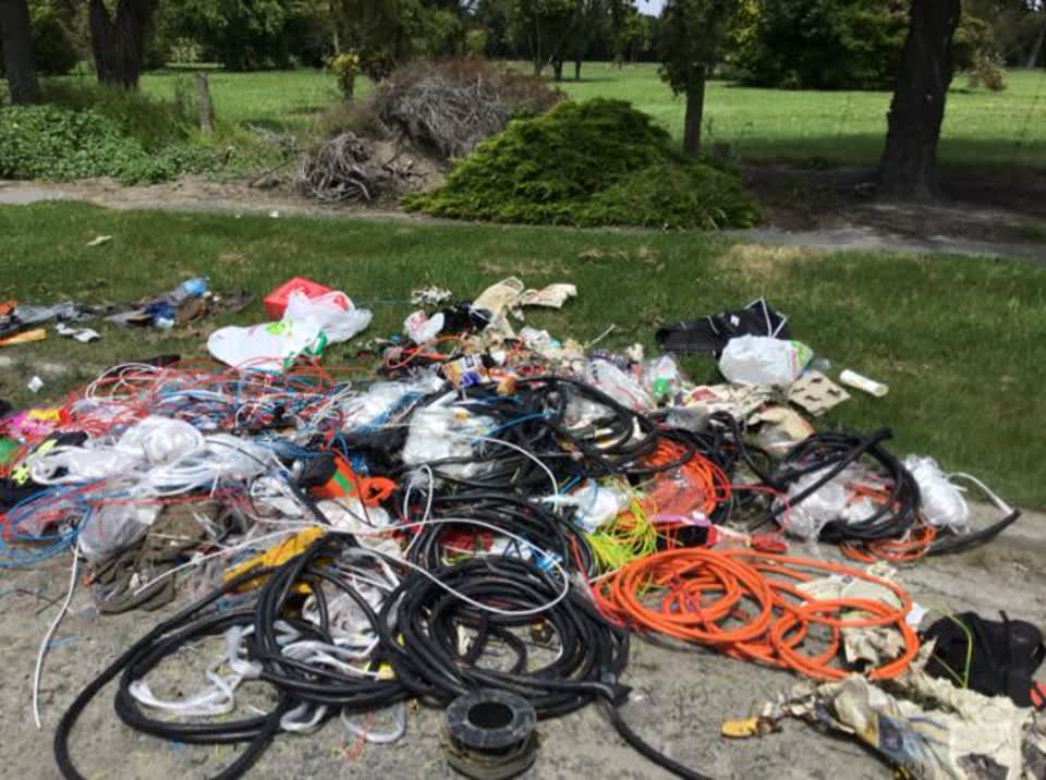 The photograph attached to this rubbish/recycling report