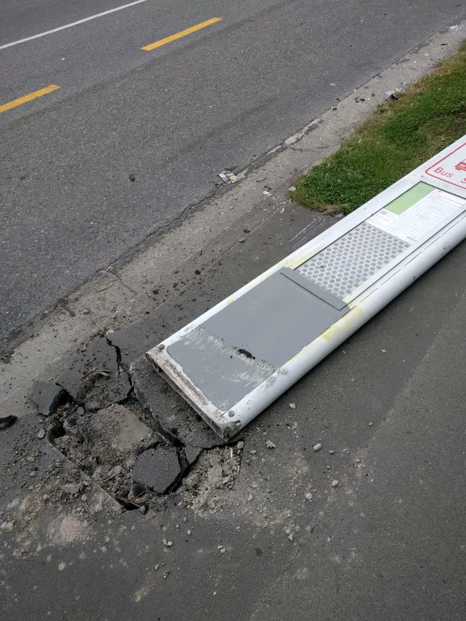 The photograph attached to this roading/streets report