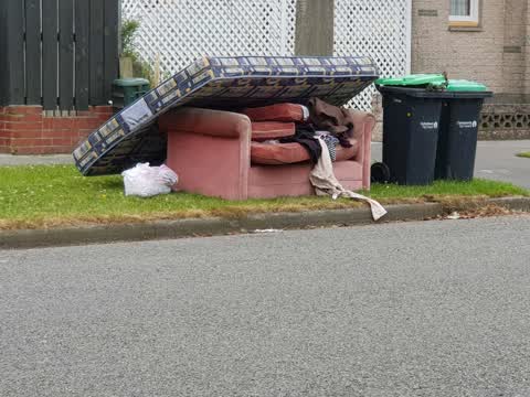 Rubbish/Recycling, a report photo