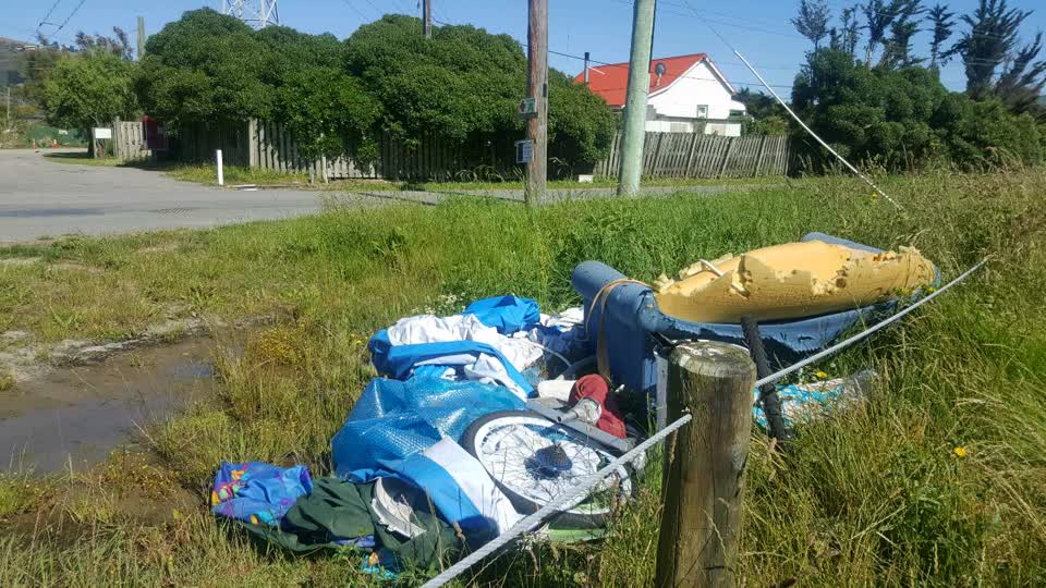 The photograph attached to this rubbish/recycling report