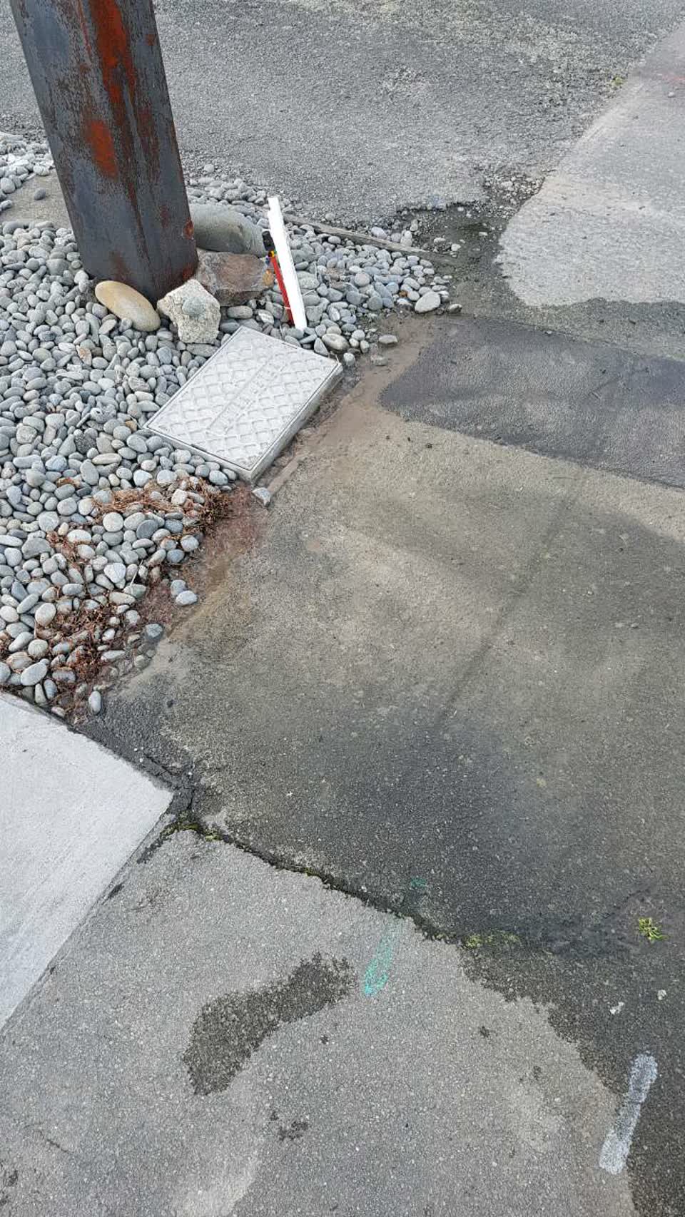 The photograph attached to this water supply report