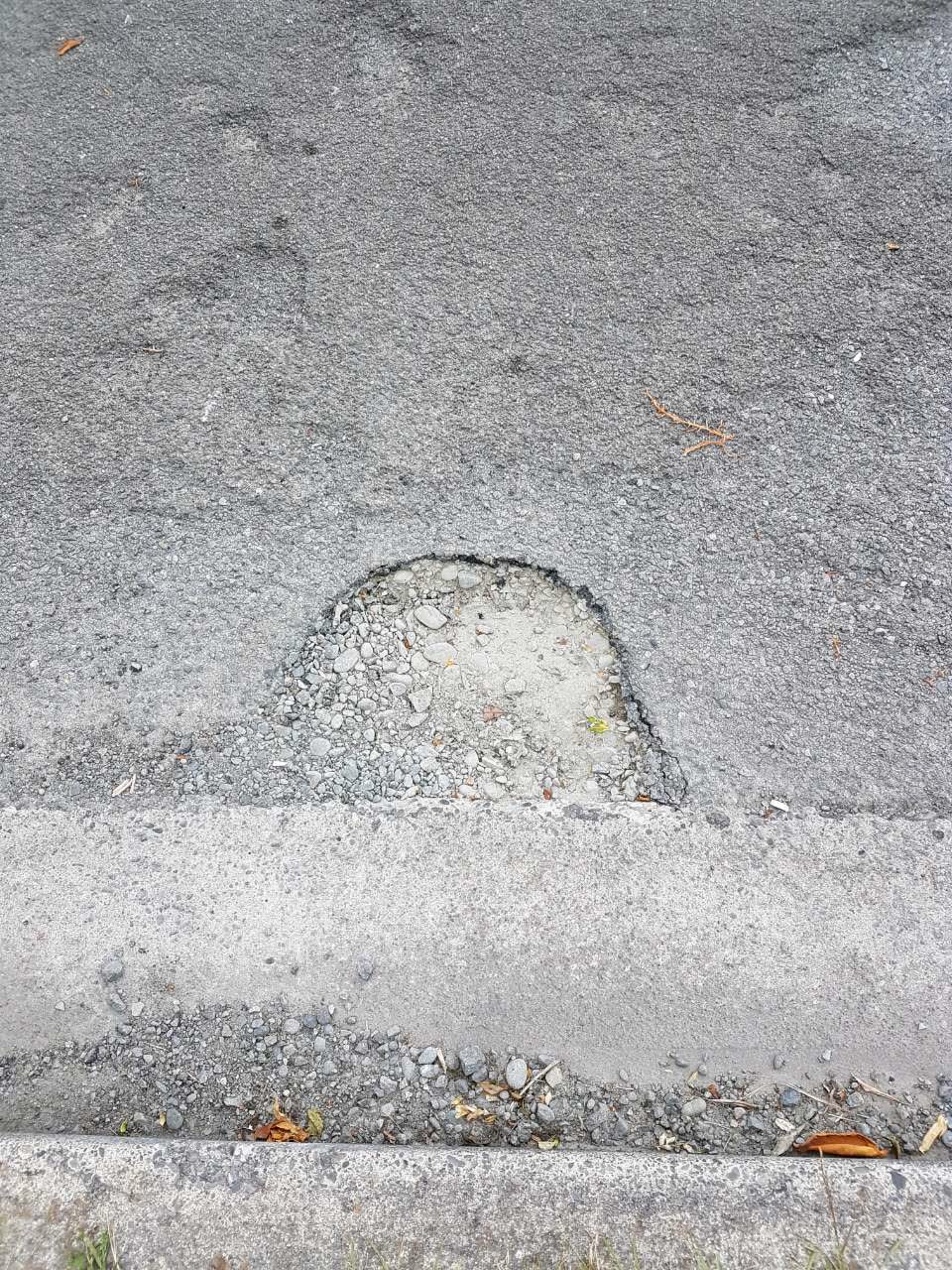 The photograph attached to this roading/streets report