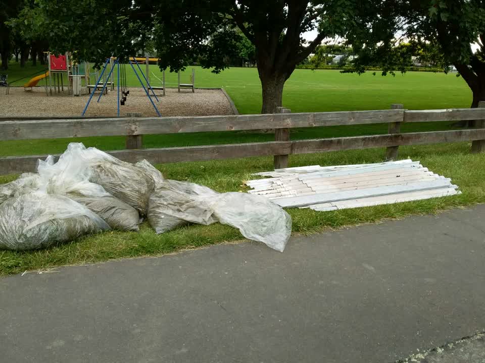 The photograph attached to this rubbish/recycling report