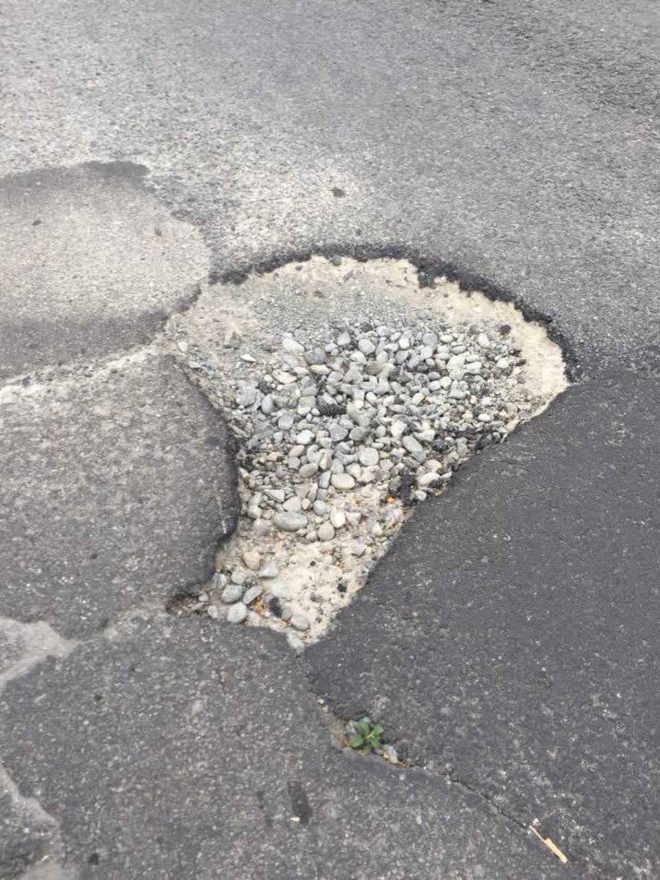 The photograph attached to this roading/streets report