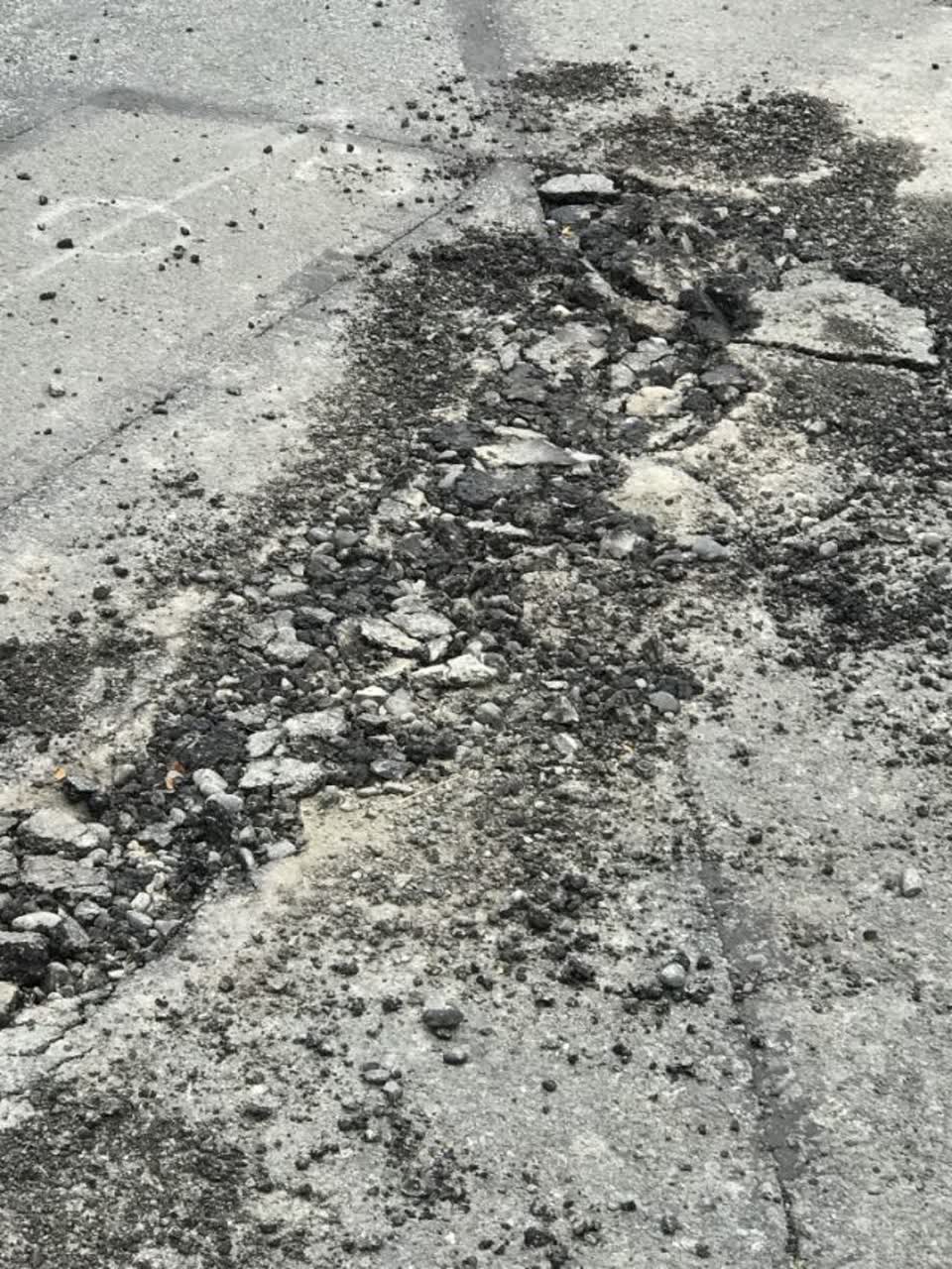 The photograph attached to this roading/streets report