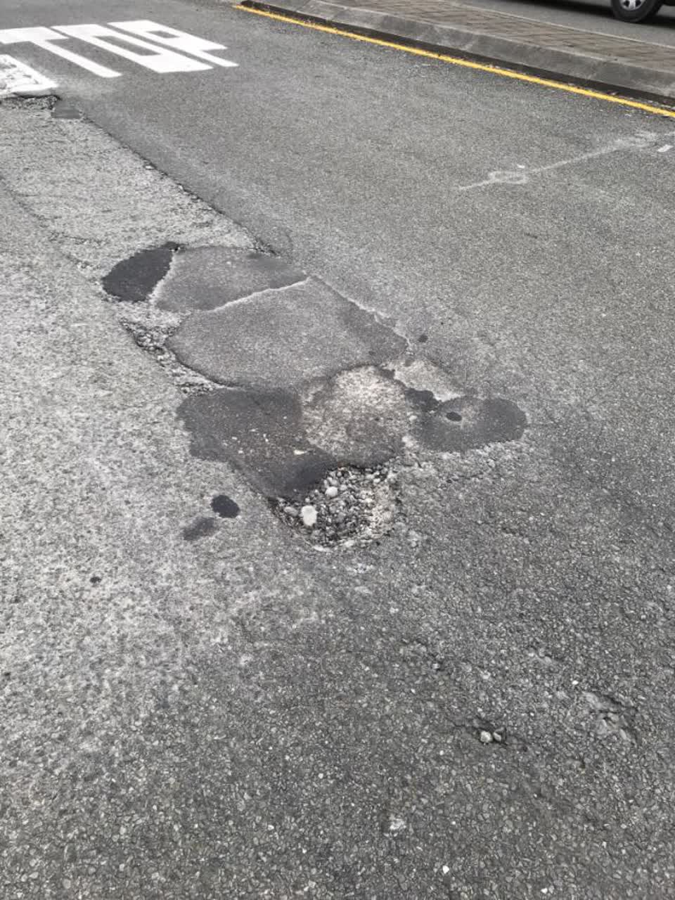 The photograph attached to this roading/streets report