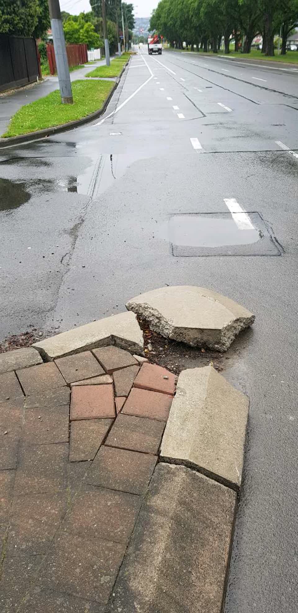 The photograph attached to this roading/streets report