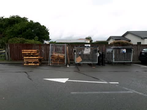 Rubbish/Recycling, a report photo
