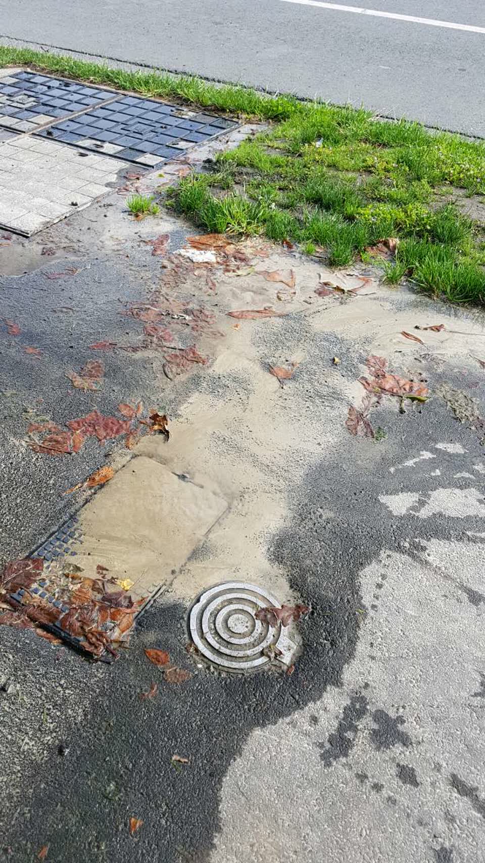 The photograph attached to this water supply report