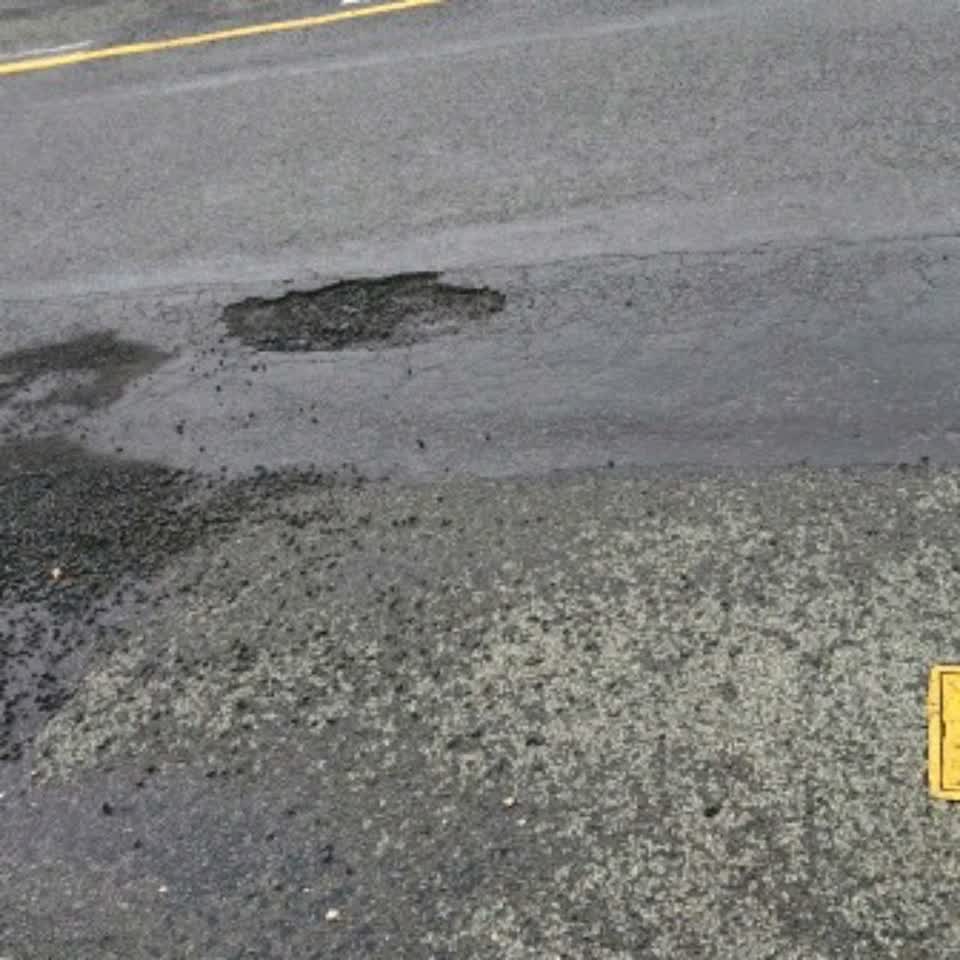 The photograph attached to this roading/streets report
