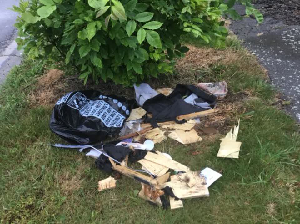 The photograph attached to this rubbish/recycling report