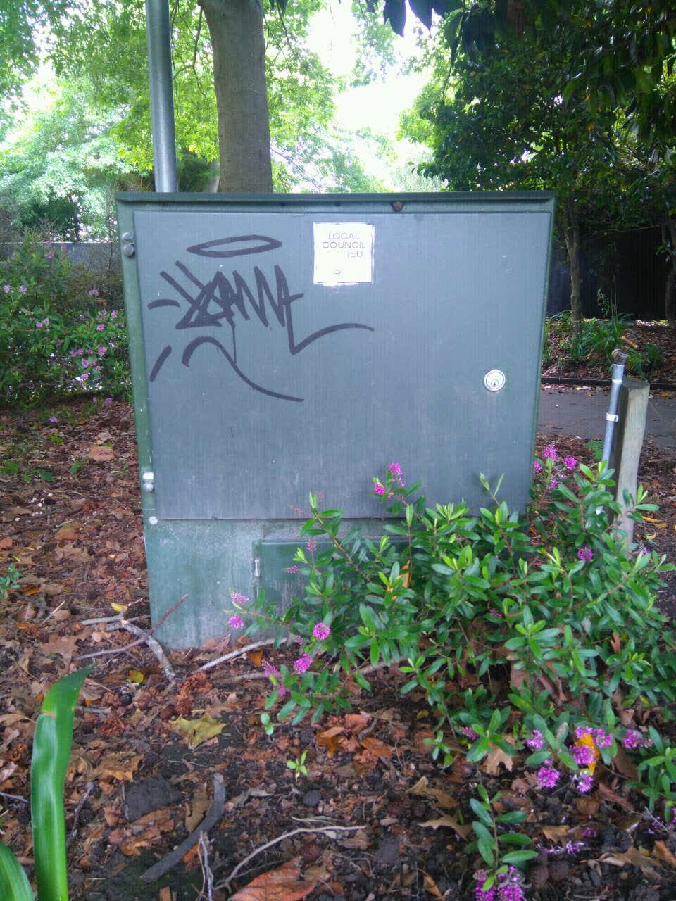 The photograph attached to this graffiti report