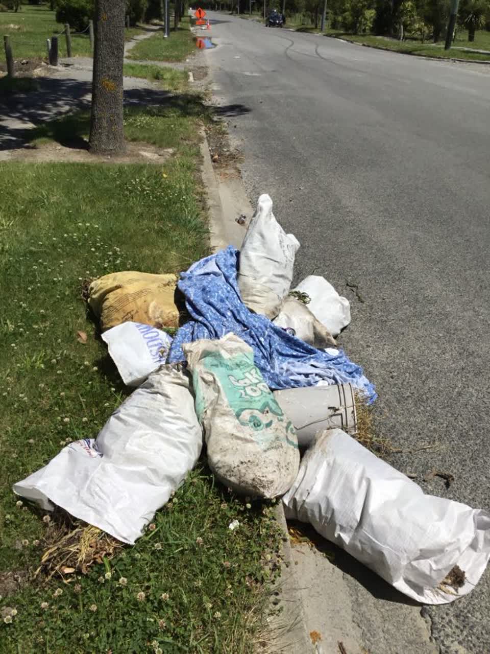 The photograph attached to this rubbish/recycling report