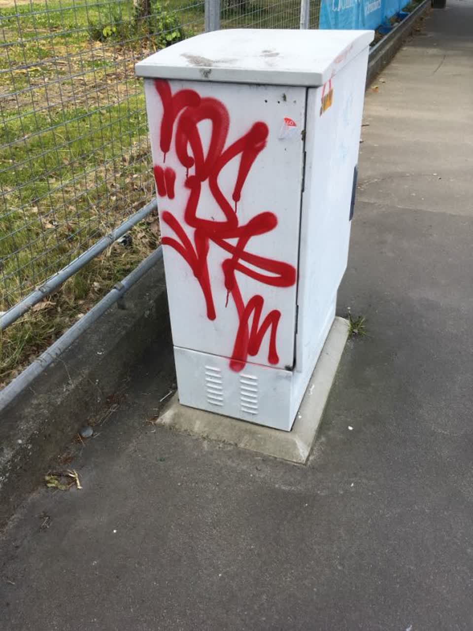 The photograph attached to this graffiti report