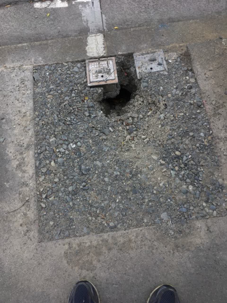 The photograph attached to this roading/streets report