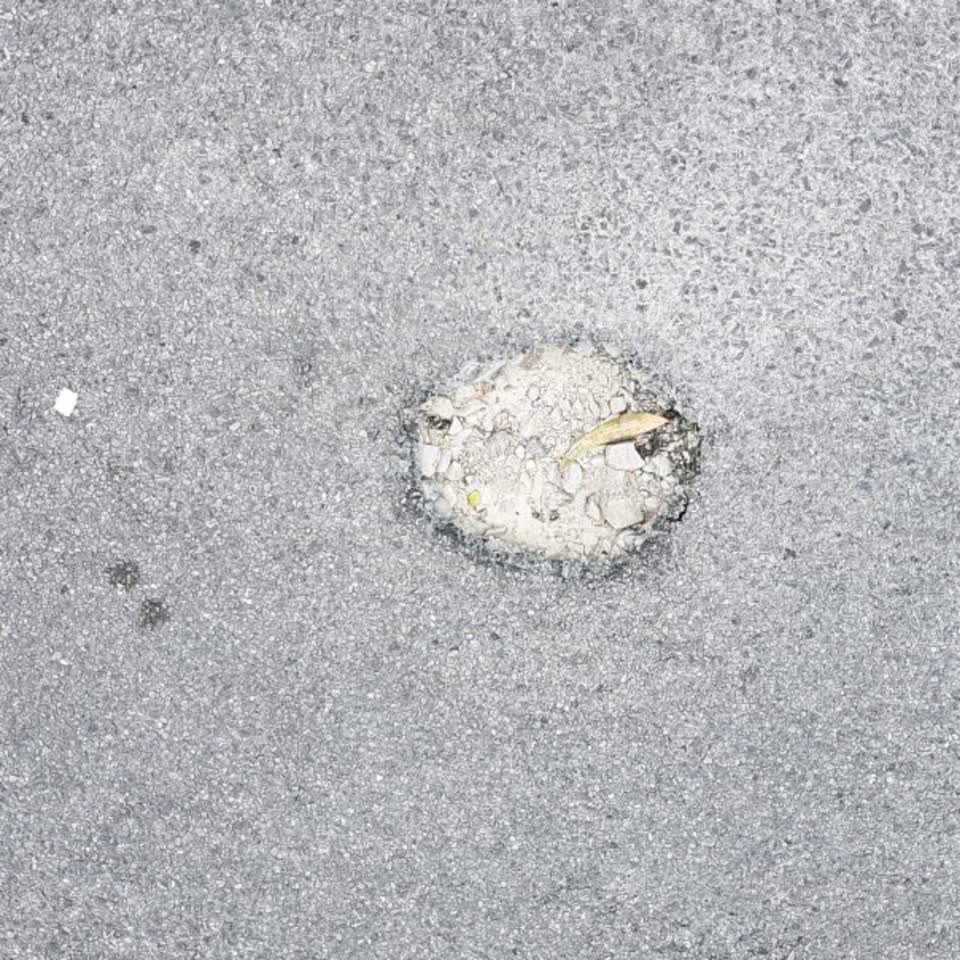 The photograph attached to this roading/streets report