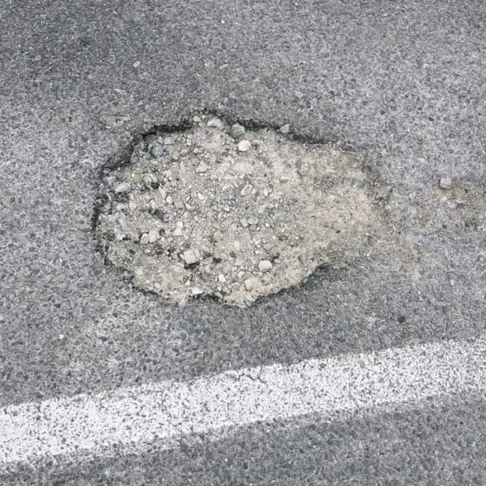 The photograph attached to this roading/streets report