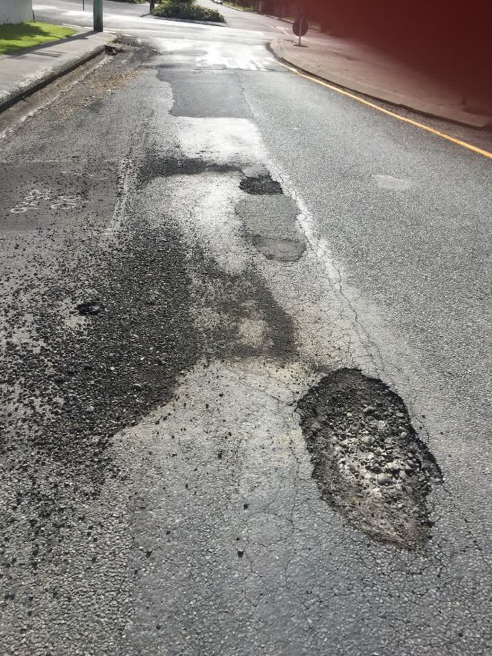 The photograph attached to this roading/streets report