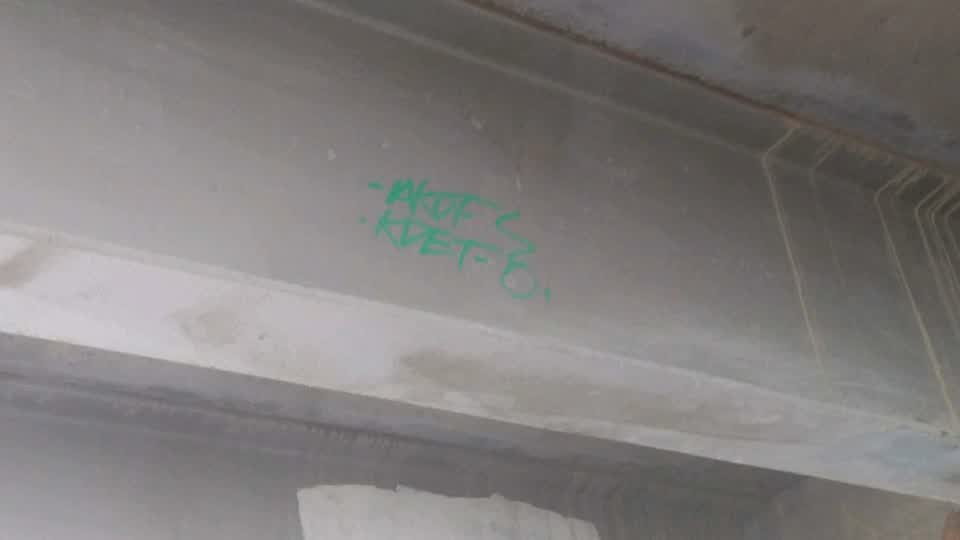The photograph attached to this graffiti report