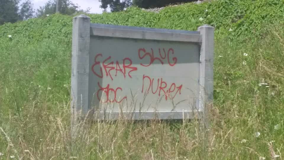 The photograph attached to this graffiti report