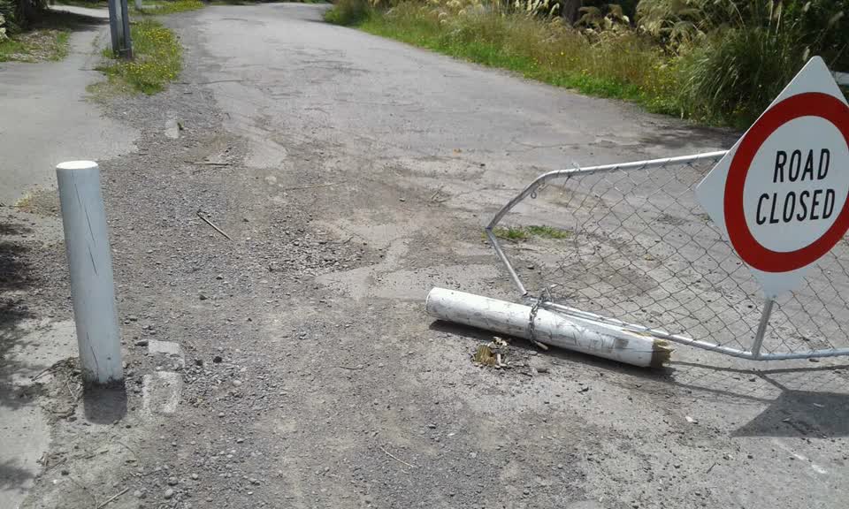The photograph attached to this roading/streets report