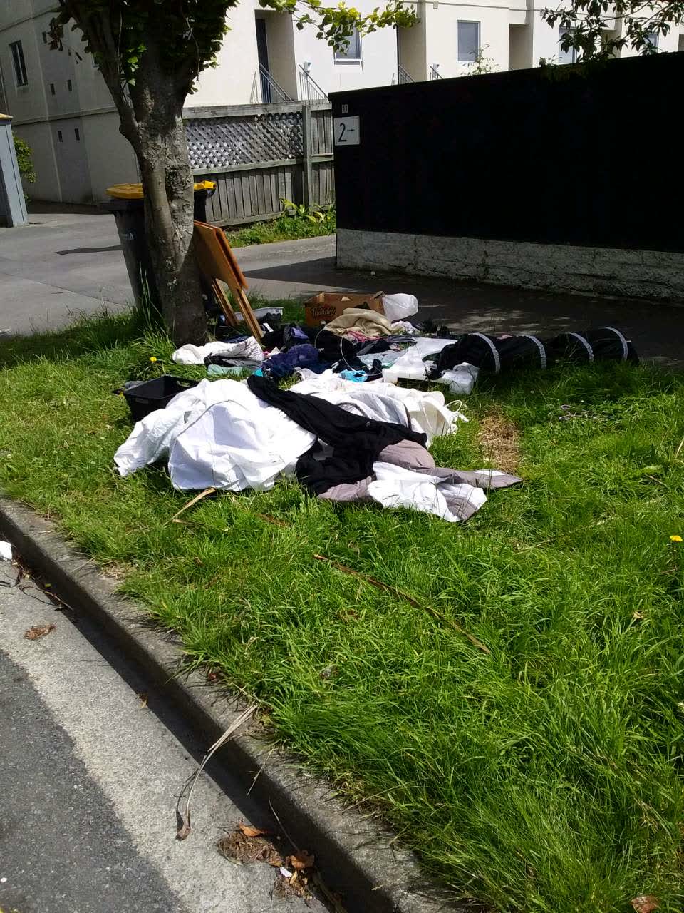 The photograph attached to this rubbish/recycling report