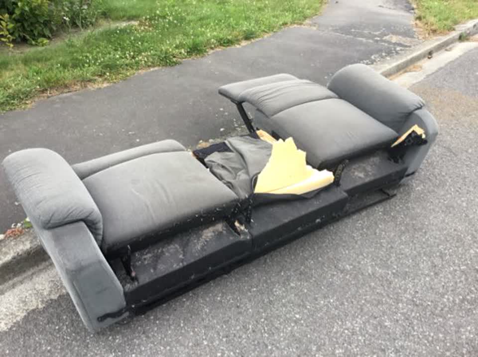 The photograph attached to this rubbish/recycling report