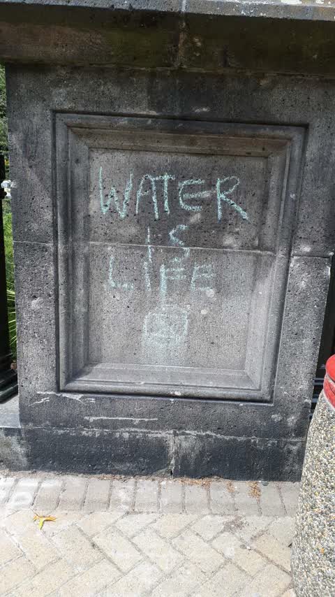 Graffiti, a report photo