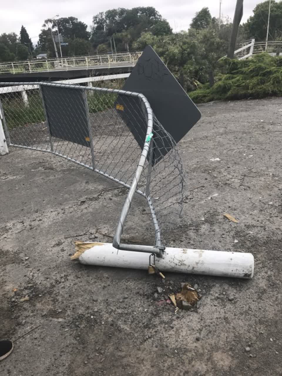 The photograph attached to this roading/streets report