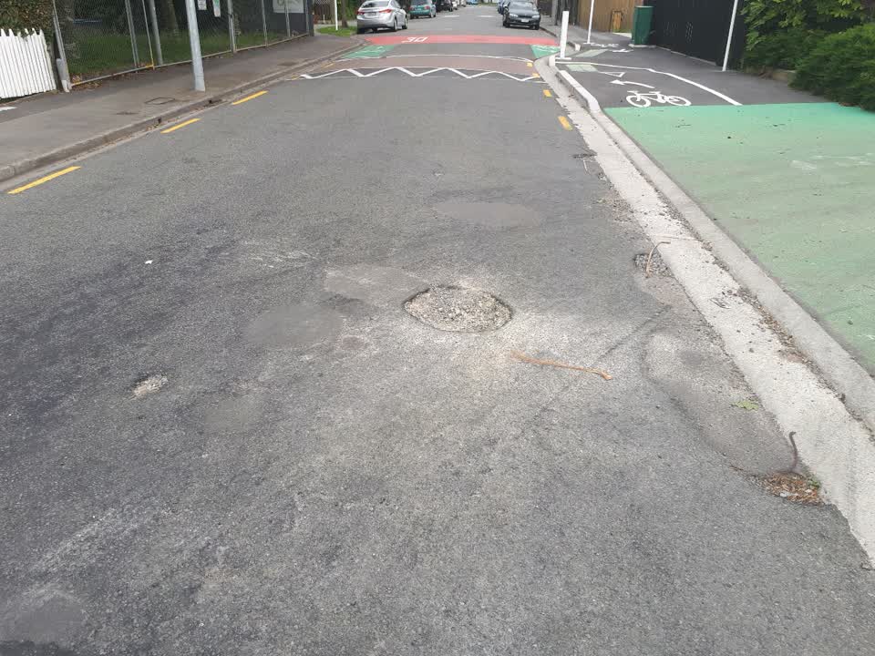 The photograph attached to this roading/streets report