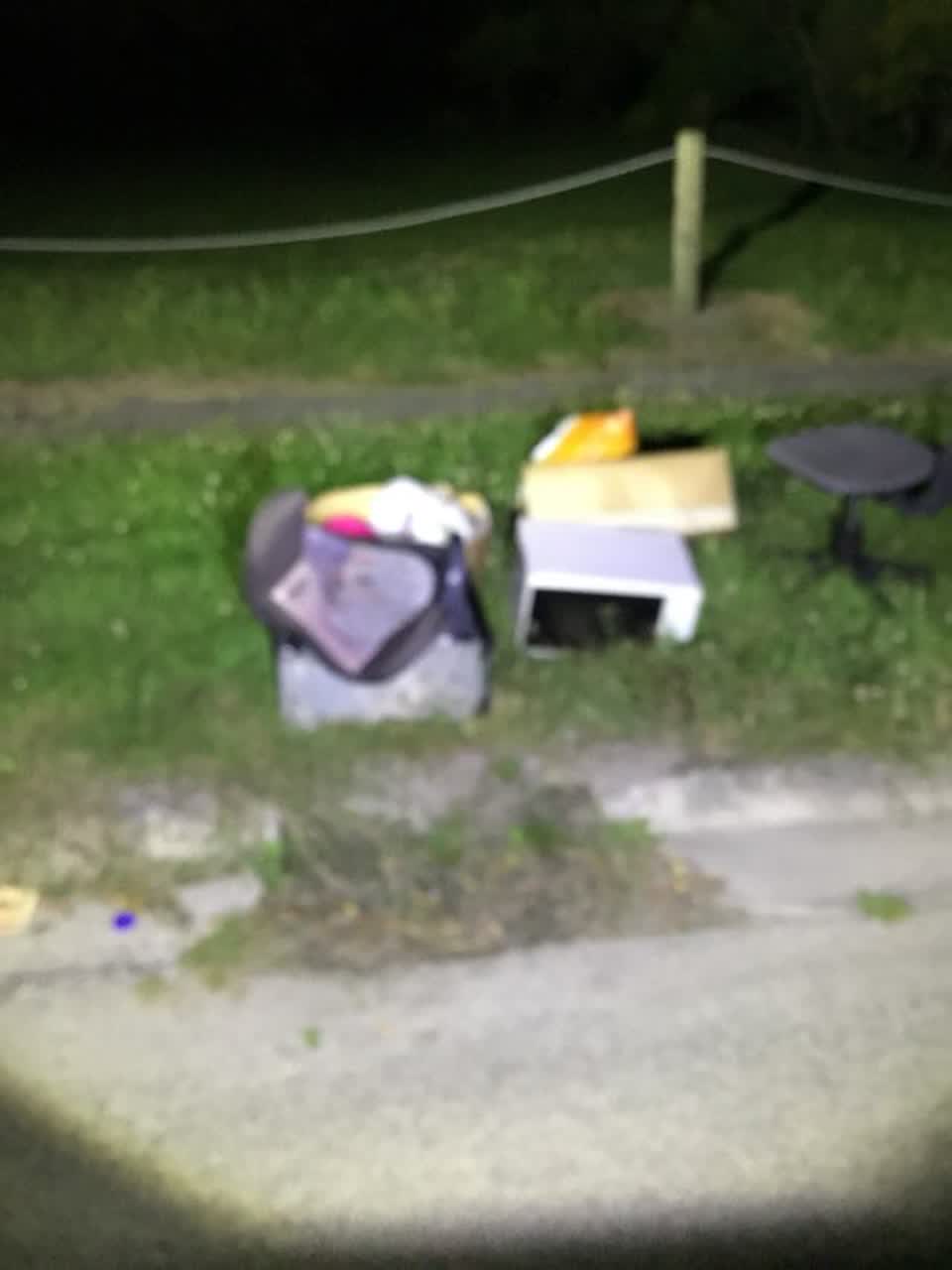 The photograph attached to this rubbish/recycling report