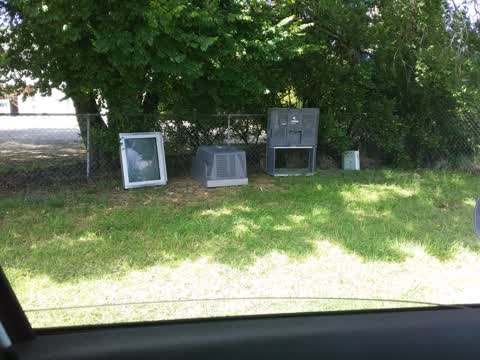 Rubbish/Recycling, a report photo