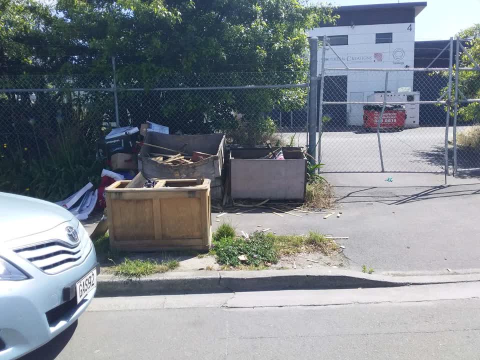 The photograph attached to this rubbish/recycling report