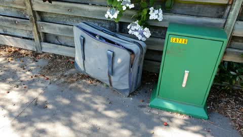 Rubbish/Recycling, a report photo
