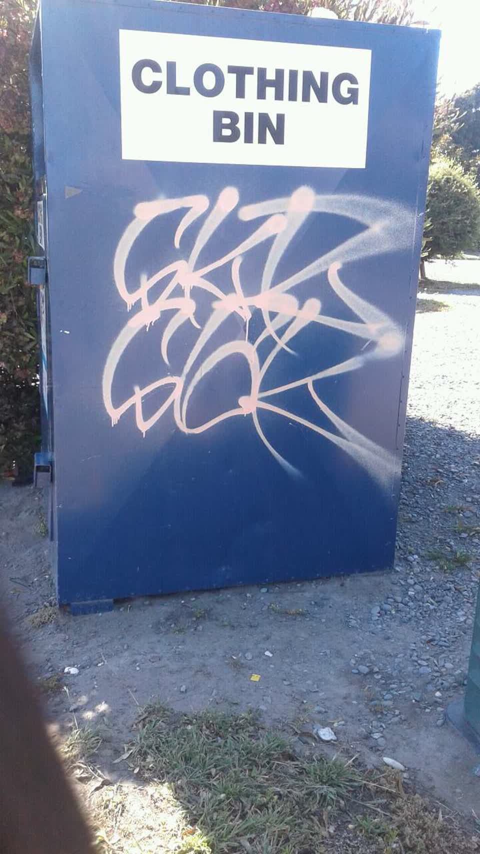 The photograph attached to this graffiti report