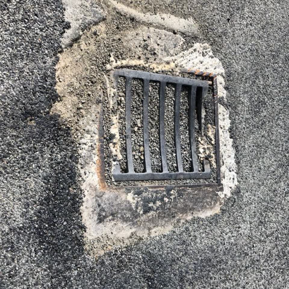 The photograph attached to this roading/streets report